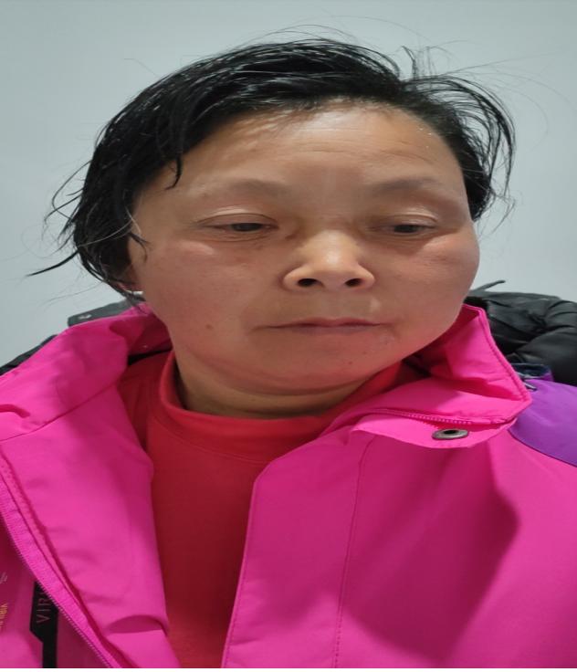 走失者照片 马鞍山寻亲：五旬女子被救助，穿粉色...
