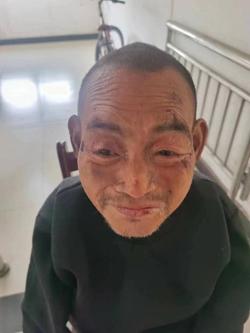 走失者照片 帮他回家：晋中六旬老人被救助，穿黑...