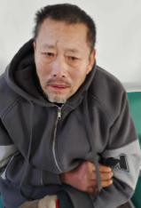 走失者照片 松原寻亲：五旬男子被救助，穿灰色运...