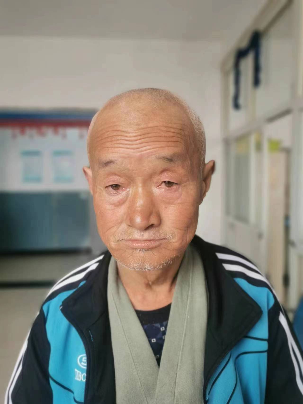 走失者照片 石家庄寻亲：八旬老人被救助，穿青色...