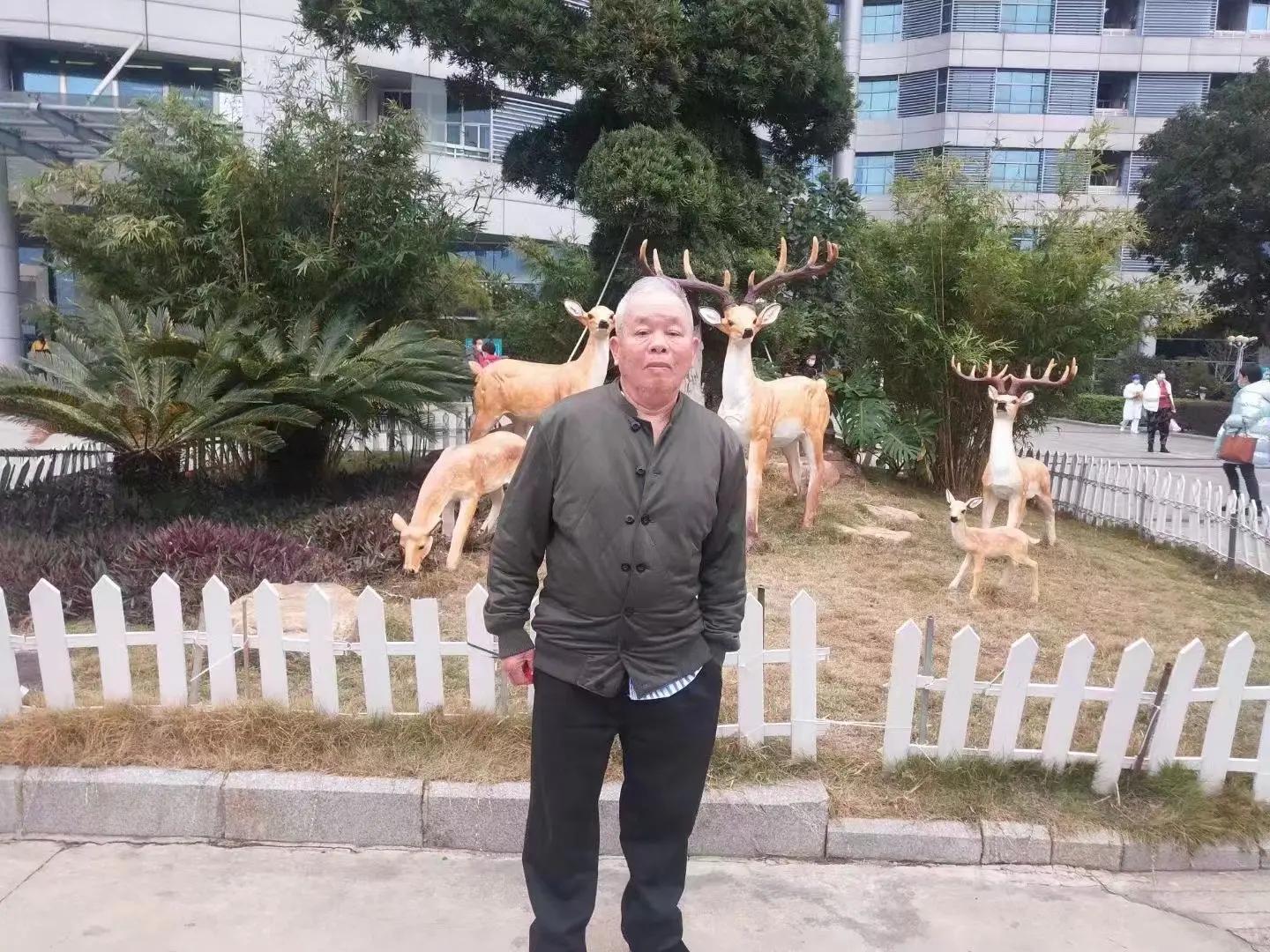 走失者照片 北海急寻：八旬老人走失，穿灰色外套...