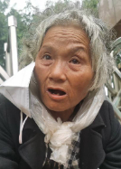 走失者照片 郑州寻亲：七旬老太被救助，高1米6...