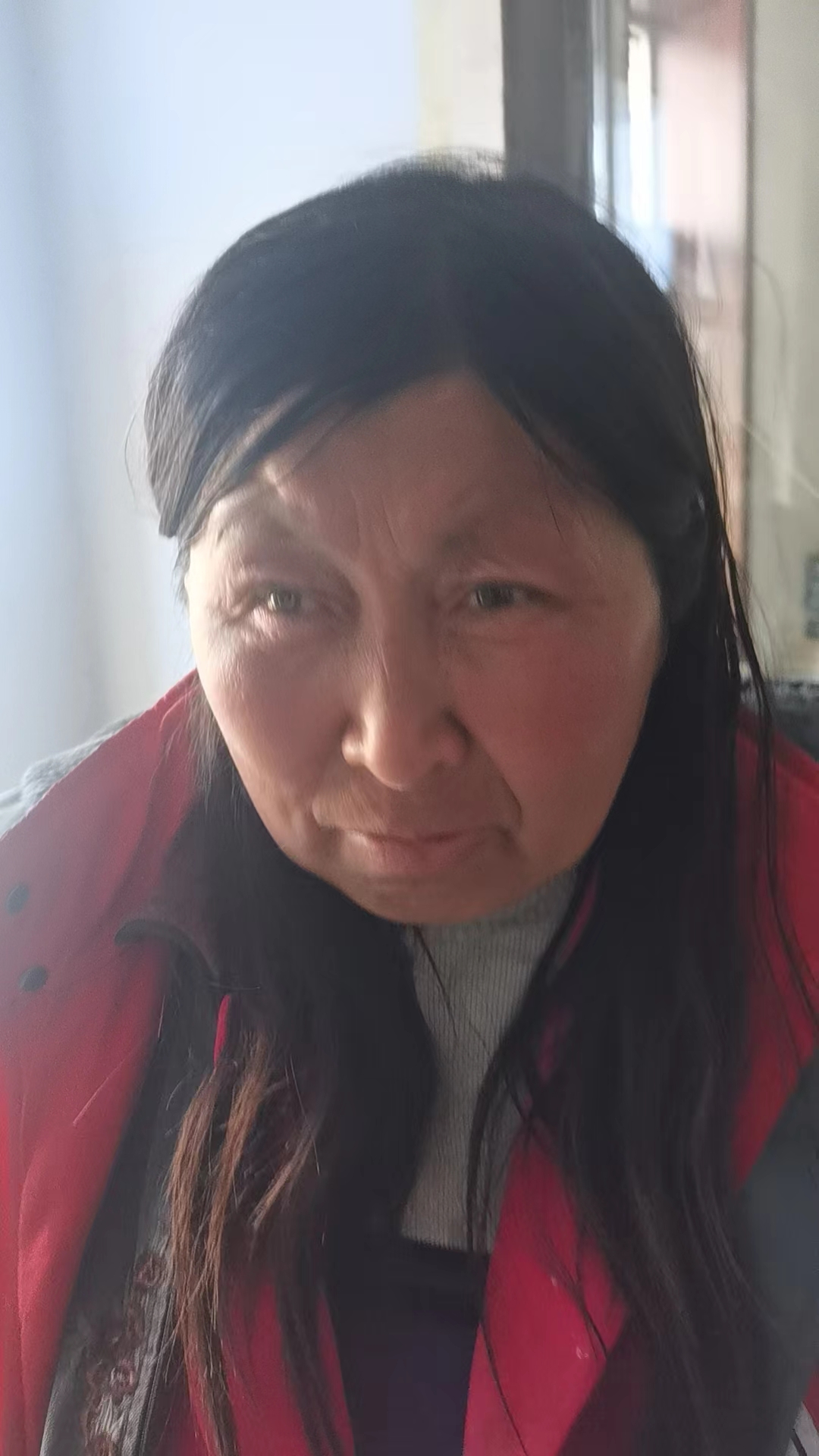 走失者照片 鞍山海城寻亲：五旬女子被救助，自述...
