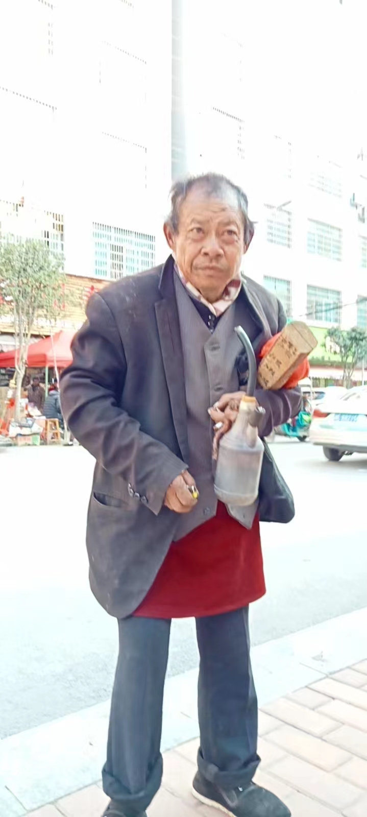 走失者照片 邵阳寻亲：六旬老人被救助，自述叫贾...