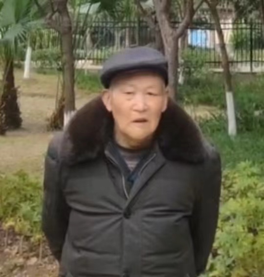 走失者照片 南充急寻：八旬老人走失，戴蓝色帽子...