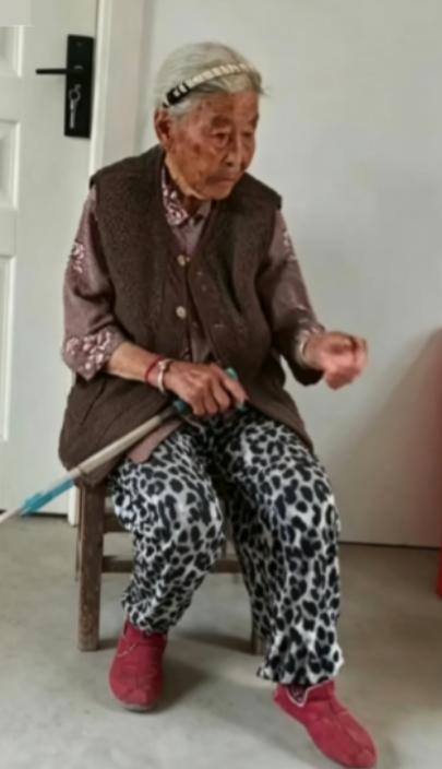 走失者照片 宿州市寻人：九旬老太走失，患阿尔茨...