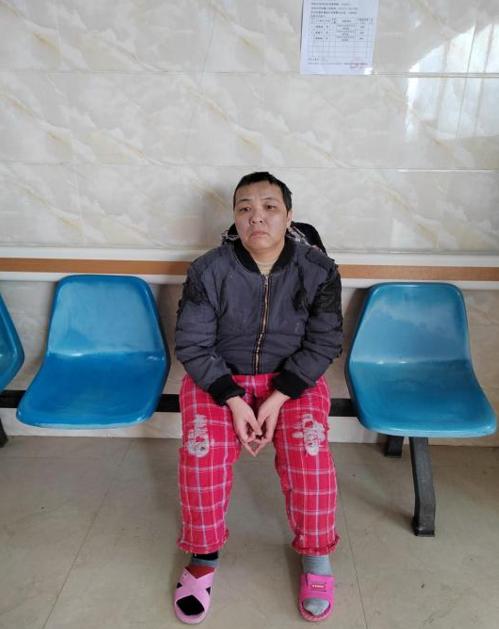 走失者照片 河池寻亲：中年女子被救助，穿黑色棉...