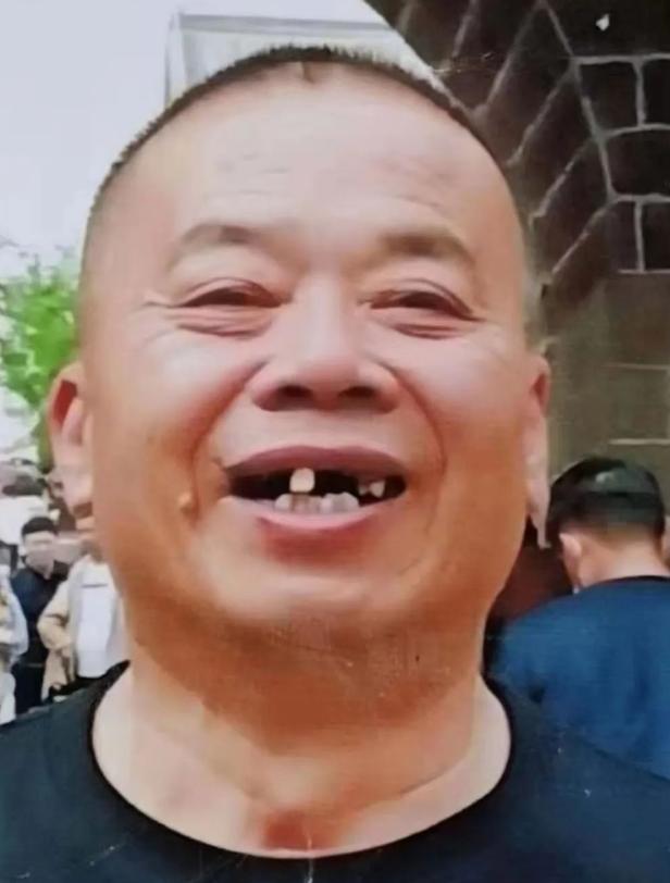 走失者照片 平顶山急寻！六旬老人走失，穿黑色棉...