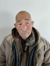 走失者照片 北京寻亲：六旬老人被救助，穿灰色外...