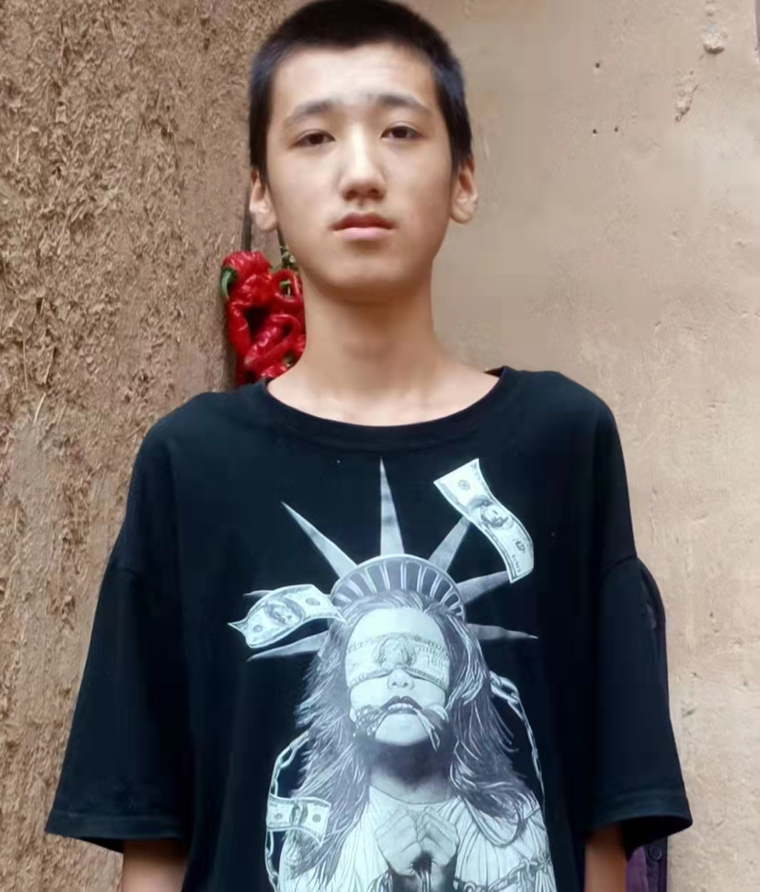走失者照片 延安急寻：16岁男孩失联，穿黑色上...