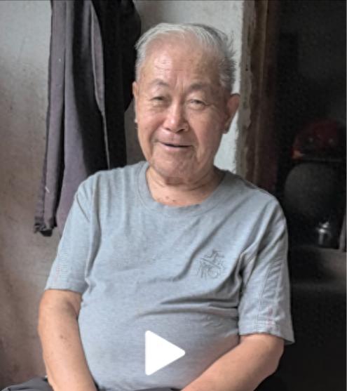 走失者照片 信阳市寻人：八旬老人走失，穿灰色衣...