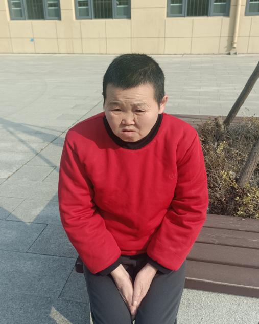 走失者照片 临沂寻亲：五旬女子被救助，高1米7...