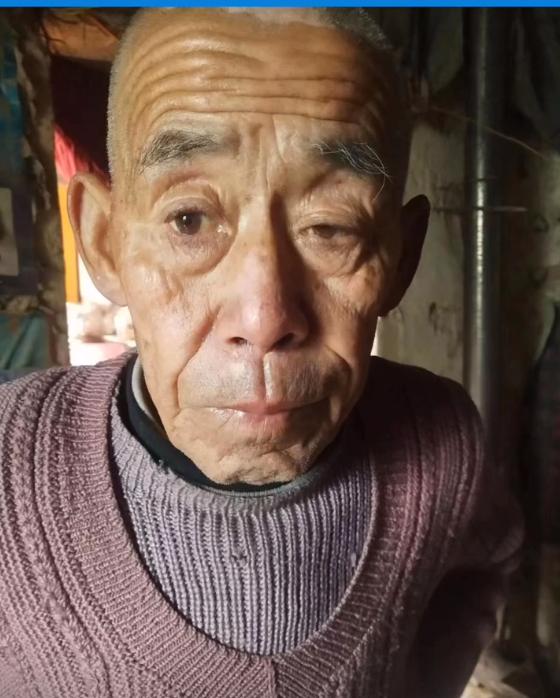 走失者照片 聊城急寻：七旬老人走失，骑粉白色自...
