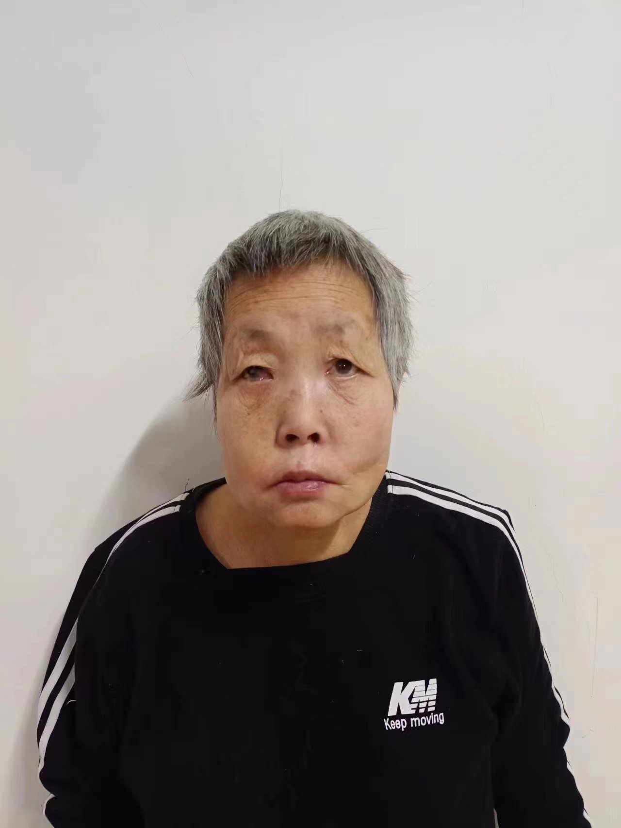 走失者照片 沧州寻亲：六旬老太被救助，高1米6...