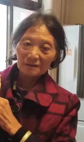 走失者照片 运城急寻！七旬老太走失，戴咖色围巾...