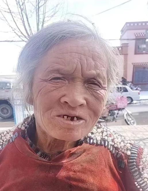 走失者照片 黄南州寻亲：五旬女子被救助，高1米...
