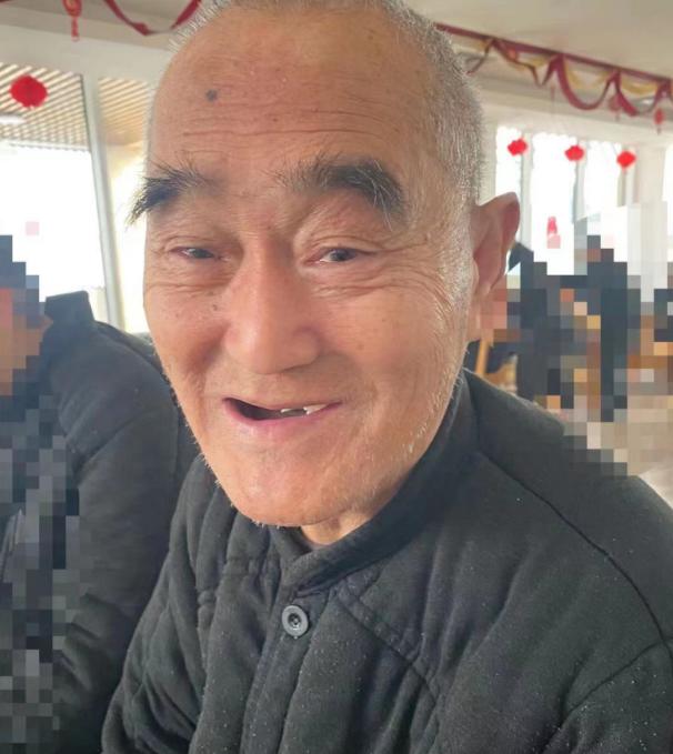 走失者照片 临沂寻亲：七旬老人被救助，高1米7...
