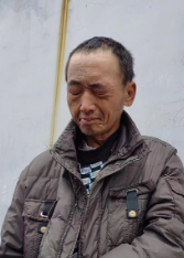 走失者照片 抚州寻亲：六旬老人被救助，穿米色棉...
