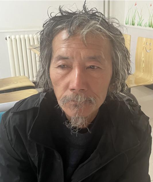 走失者照片 北京寻亲：六旬老人被救助，花白头发...