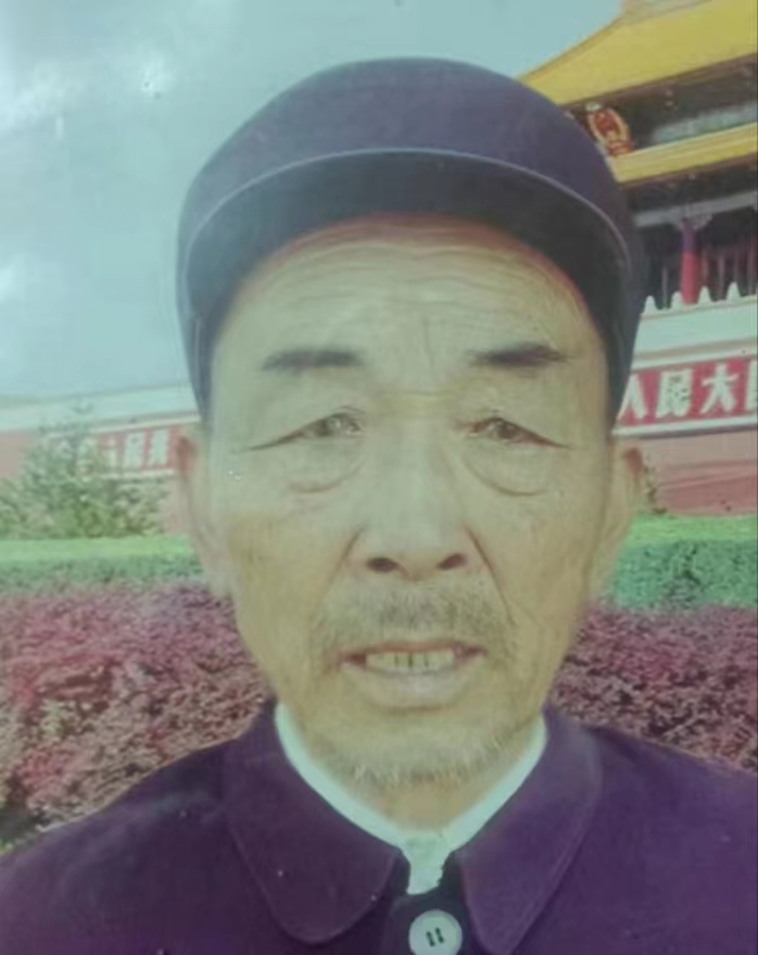 走失者照片 濮阳急寻：八旬老人失联，戴帽子，穿...