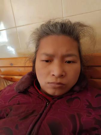 走失者照片 玉溪寻亲：中年女子被救助，高1米5...