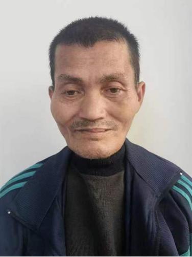 走失者照片 玉林寻亲：六旬老人被救助，偏瘦，穿...