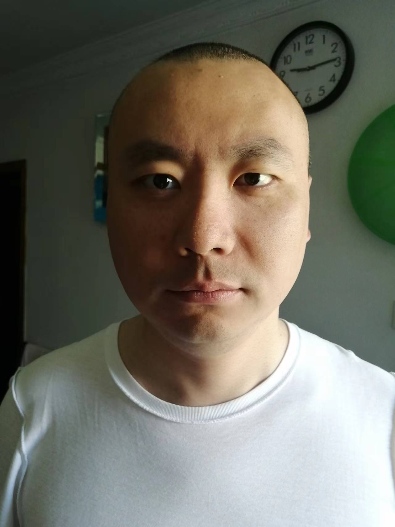 走失者照片 上海急寻：中年男子走失，高1米75...