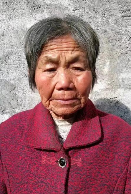 走失者照片 汉中寻人：八旬老太失联，短发，穿红...