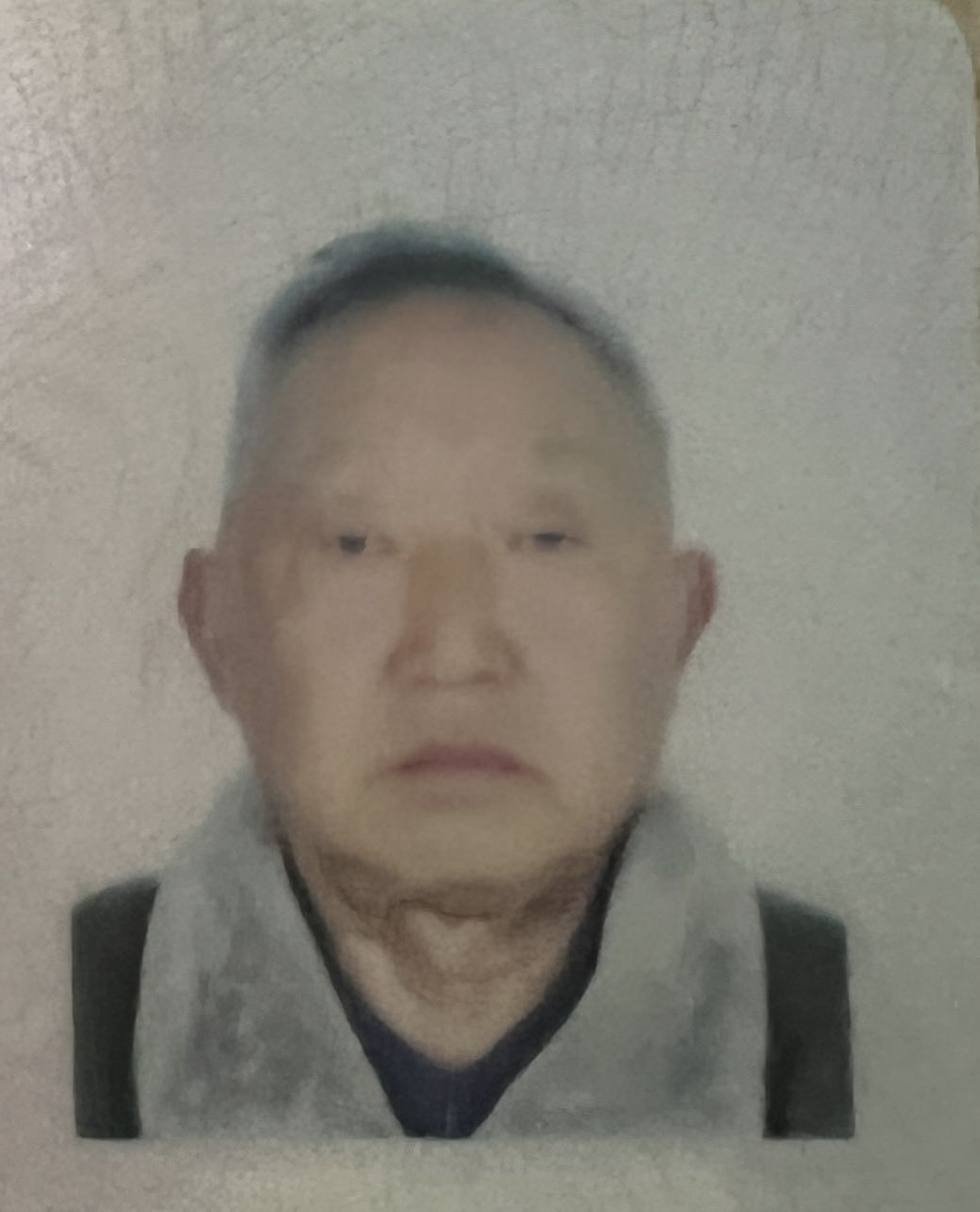 走失者照片 成都七旬老人走失，穿灰色呢子大衣，...