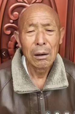 走失者照片 阜阳急寻：七旬老人走失，穿黑色上衣...