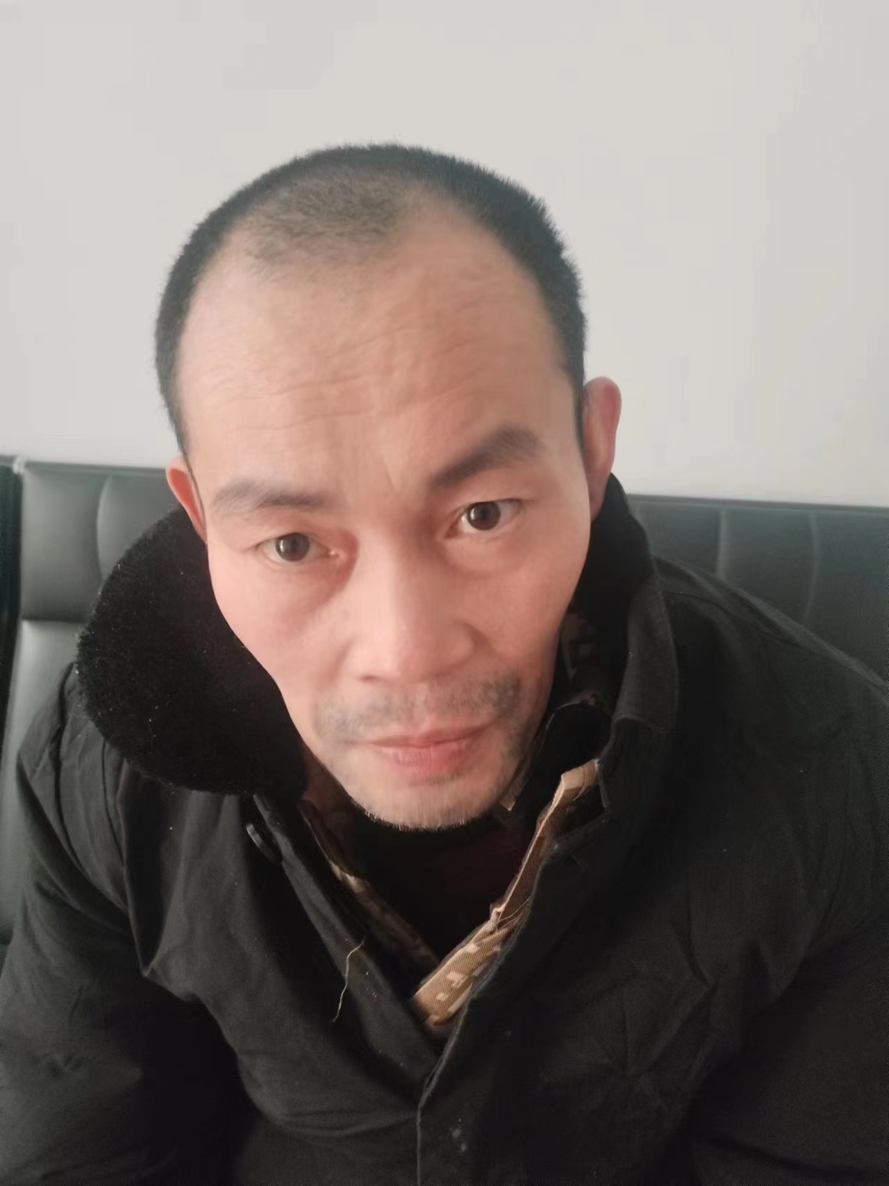 走失者照片 驻马店寻亲：五旬男子被救助，自述叫...