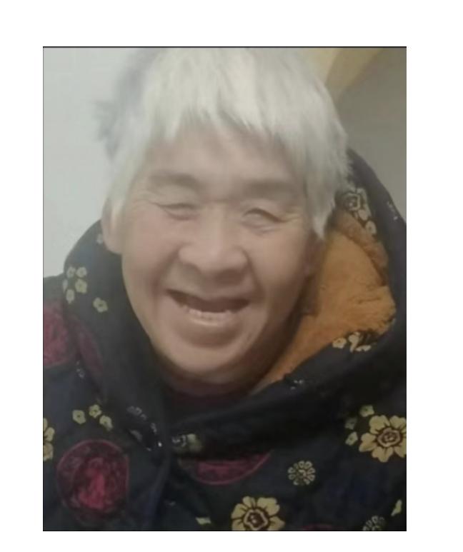走失者照片 邢台寻人：六旬老太失联，戴黄色环卫...