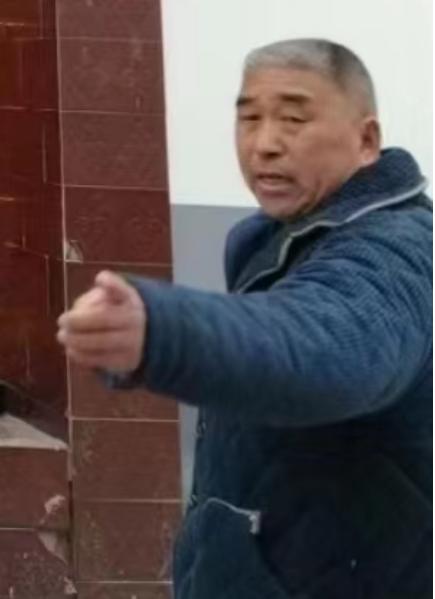 走失者照片 洛阳急寻：六旬老人走失，患小脑萎缩...