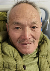 走失者照片 重庆寻亲：七旬老人被救助，穿黄色大...
