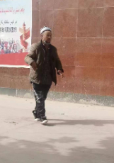 走失者照片 喀什寻亲：六旬老人被救助，自述叫司...