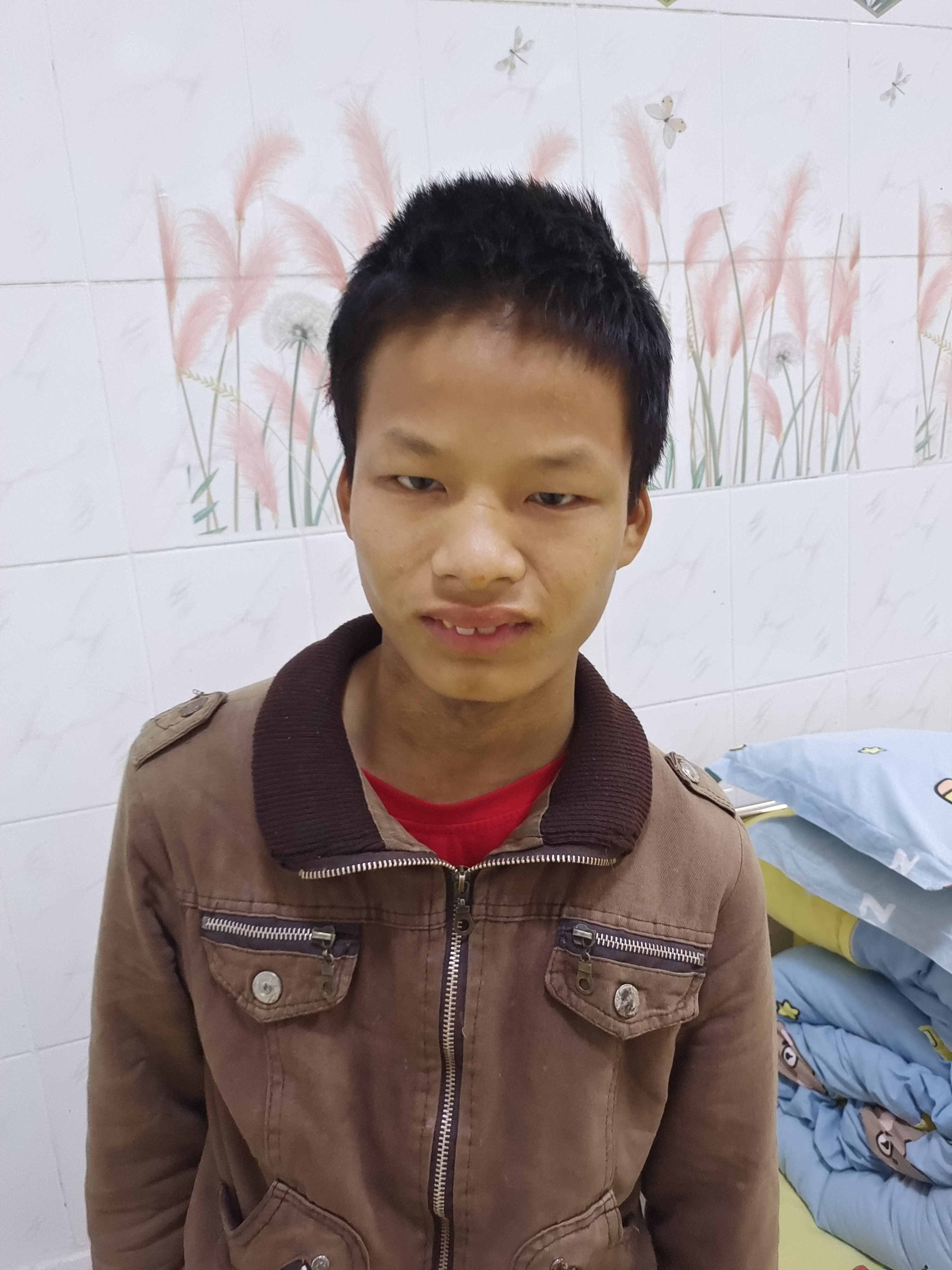 走失者照片 谁家孩子走丢了？南宁12岁男孩被救...