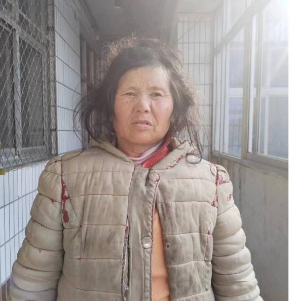 走失者照片 保定定州寻亲：中年女子被救助，穿黄...