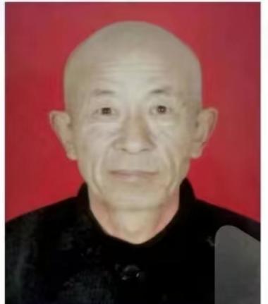走失者照片 临汾急寻：八旬老人走失，戴深蓝色帽...
