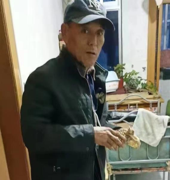 走失者照片 唐山急寻：七旬老人走失，穿深灰色上...