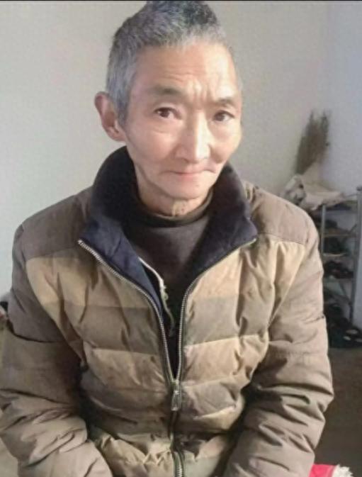 走失者照片 遵义市寻人：七旬老人走失，穿白色条...