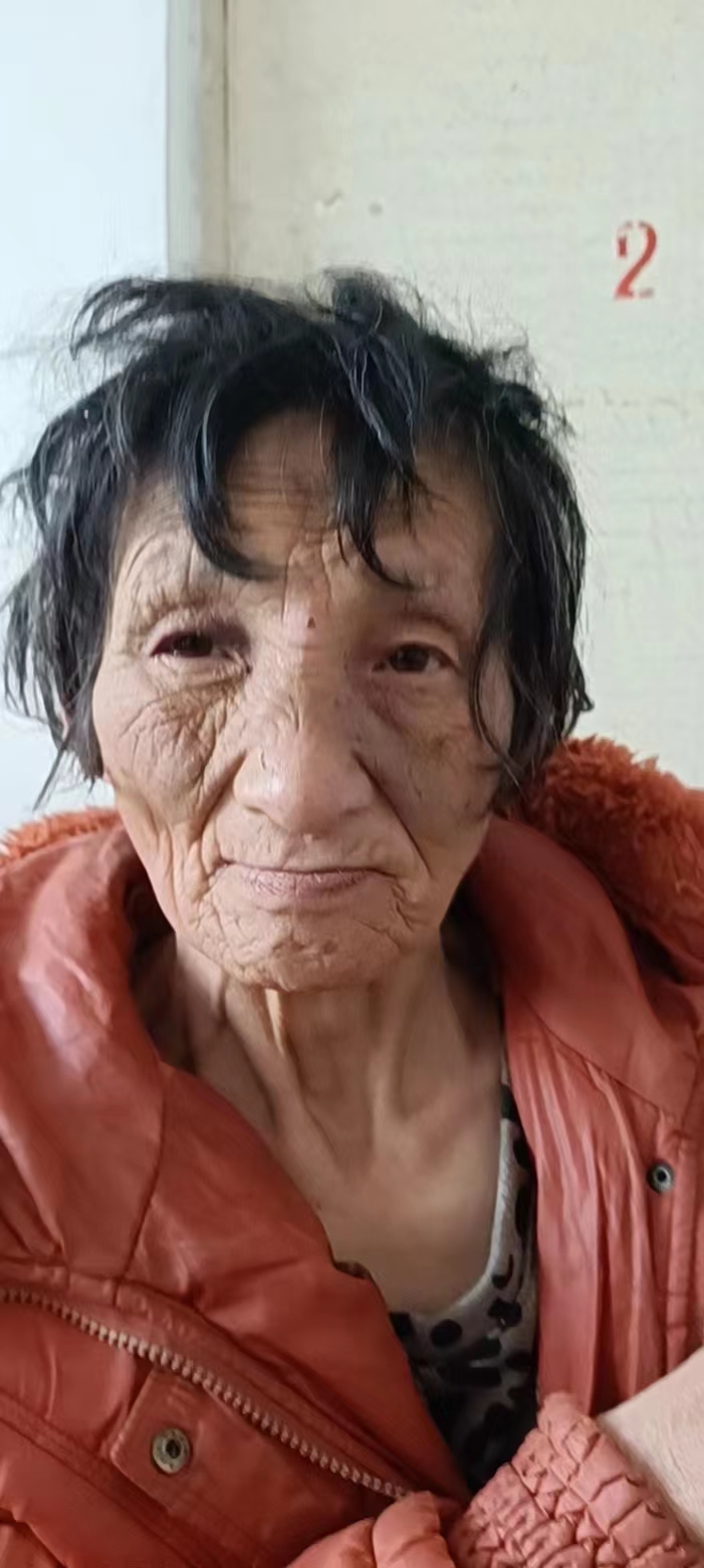 走失者照片 衡水寻亲：六旬老太被救助，高约1米...