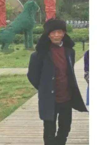 走失者照片 黔西南州急寻：八旬老人走失，穿黑色...