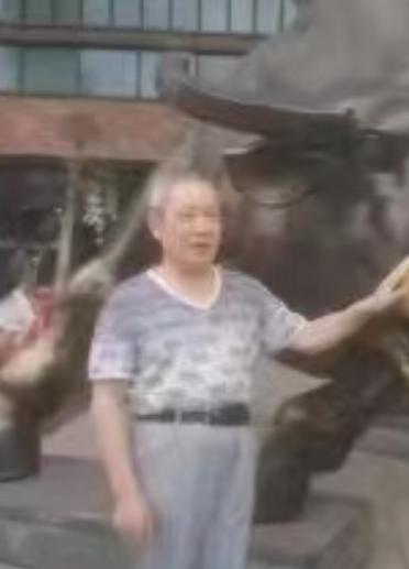 走失者照片 娄底寻人：冷水江六旬老人走失，穿黄...