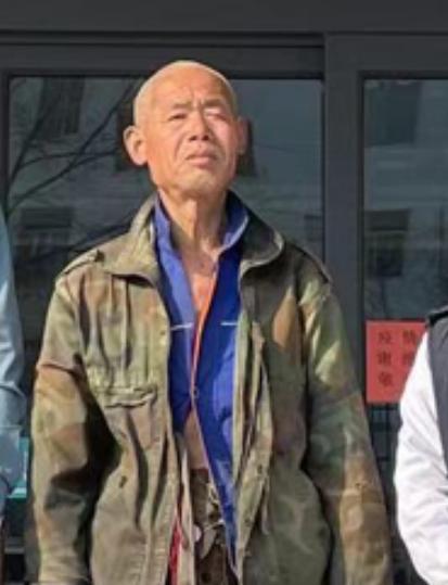 走失者照片 日照寻亲：六旬老人被救助，高1米7...