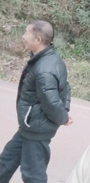 走失者照片 紧急寻人：达州七旬老人失联，穿黑色...