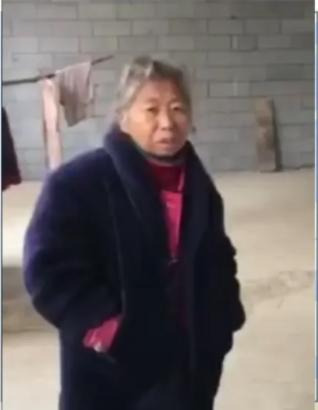 走失者照片 上饶市寻人：七旬老太走失，穿红色衬...
