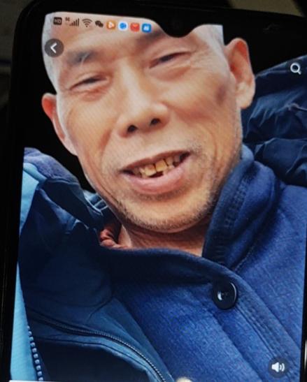 走失者照片 重庆急寻：六旬老人走失，穿深蓝色棉...