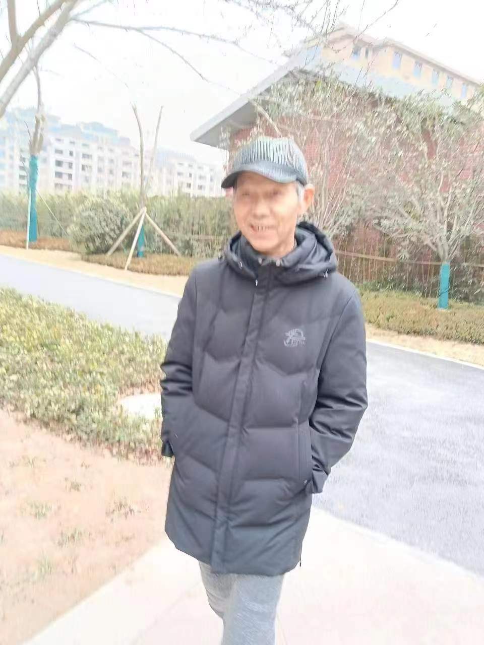 走失者照片 安阳急寻：六旬老人走失，穿黑色羽绒...