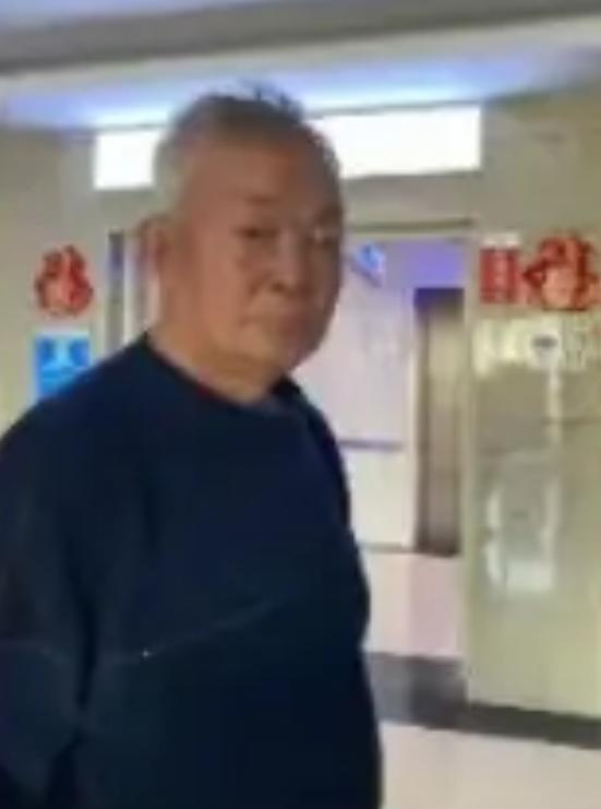 走失者照片 毕节急寻：七旬老人走失，戴黑色帽子...