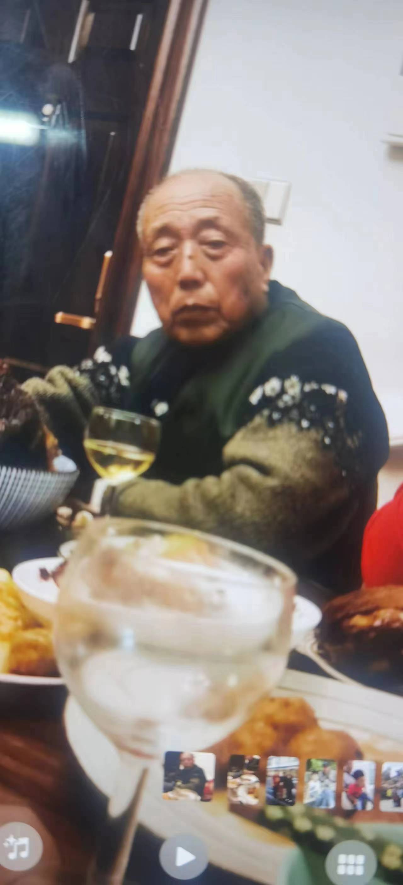 走失者照片 沈阳急寻：八旬老人失联，戴黑色帽子...